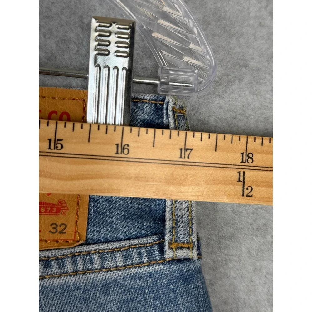 Levis 514 Mens Straight Fit Jeans W32 L32 Light Wash Blue Denim